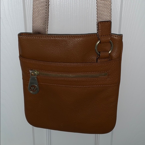 Michael Kors Handbags - Michael Kors crossbody purse